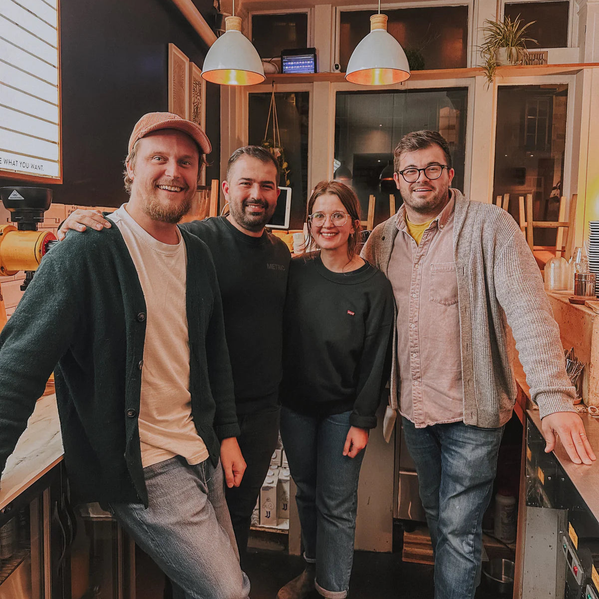 La Salsa, Benjamin Paz